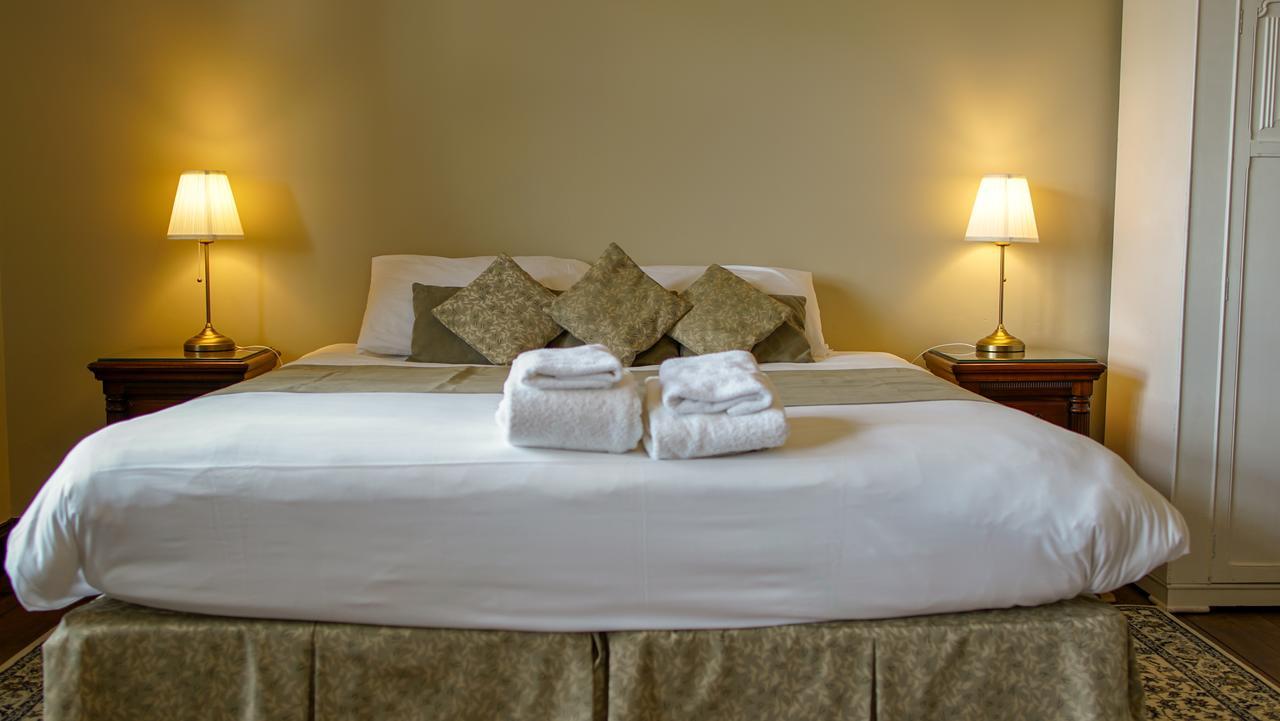 Cleeve House Bed & Breakfast Melksham Luaran gambar